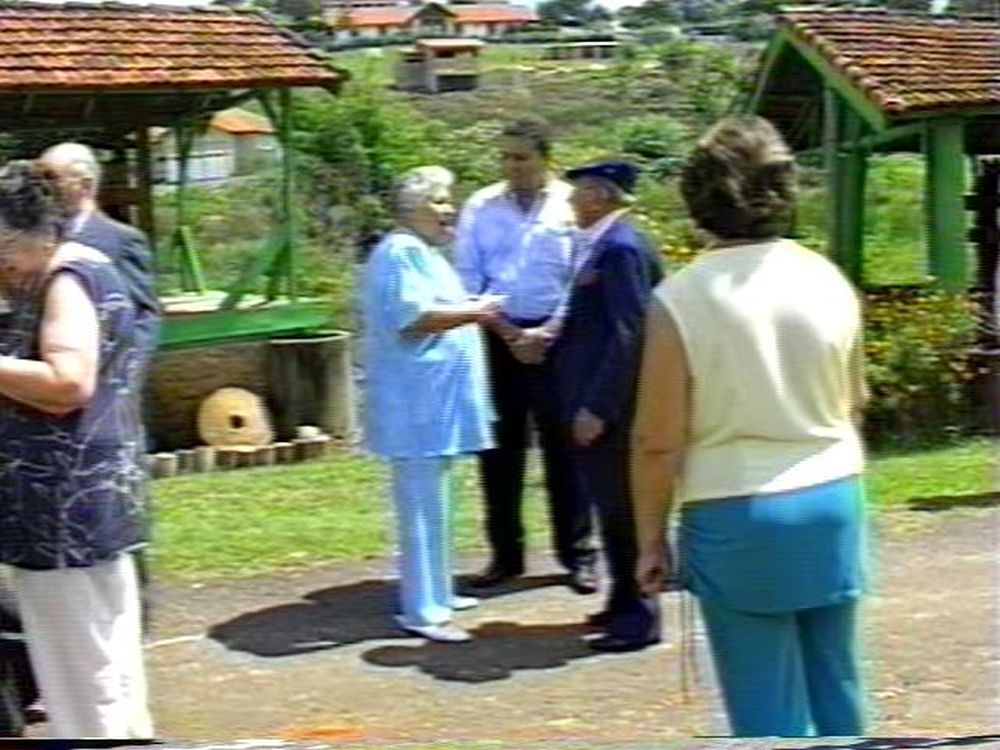 Foto - Visita da Academia Paulista de Letras em Botucatu em 2001