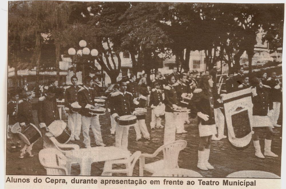 Foto - Visita da Academia Paulista de Letras em Botucatu em 2001