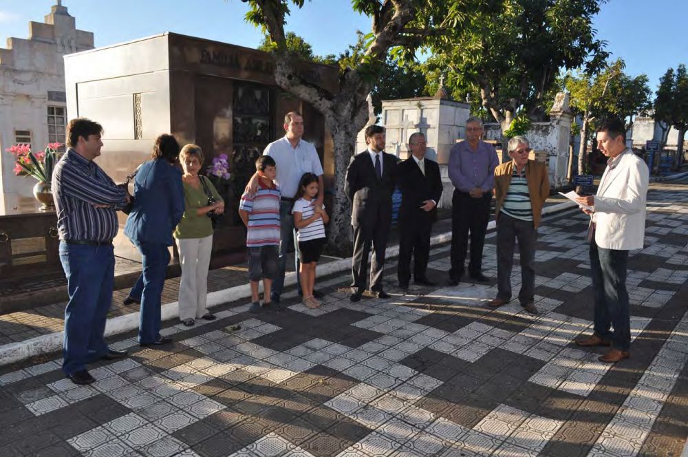Foto - Homenagem ao Capitão José Gomes Pinheiro pelo Prefeito João Cury Neto em 14/04/2011