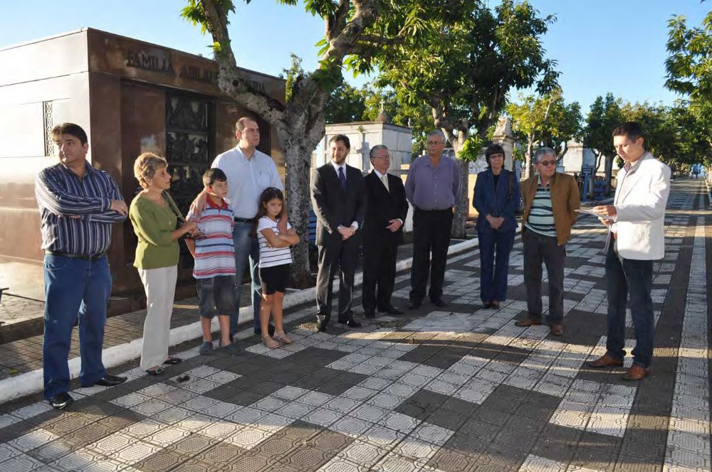 Foto - Homenagem ao Capitão José Gomes Pinheiro pelo Prefeito João Cury Neto em 14/04/2011