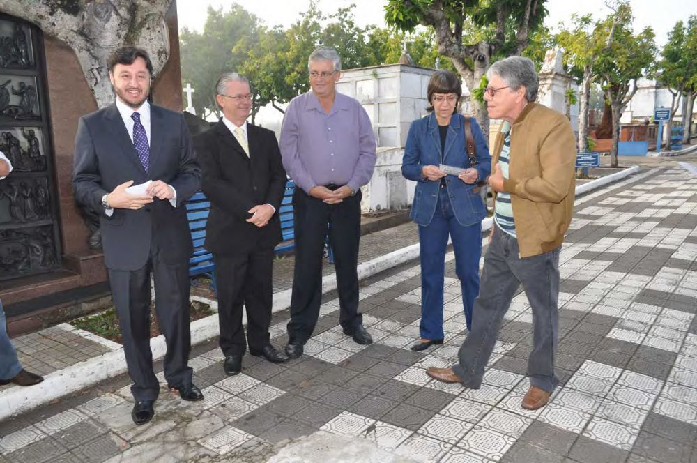 Foto - Homenagem ao Capitão José Gomes Pinheiro pelo Prefeito João Cury Neto em 14/04/2011