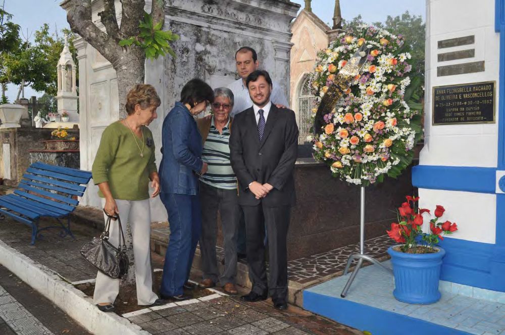 Foto - Homenagem ao Capitão José Gomes Pinheiro pelo Prefeito João Cury Neto em 14/04/2011