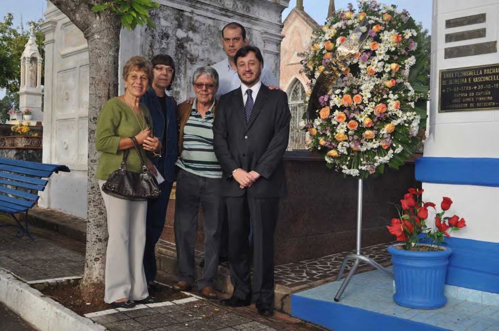 Foto - Homenagem ao Capitão José Gomes Pinheiro pelo Prefeito João Cury Neto em 14/04/2011