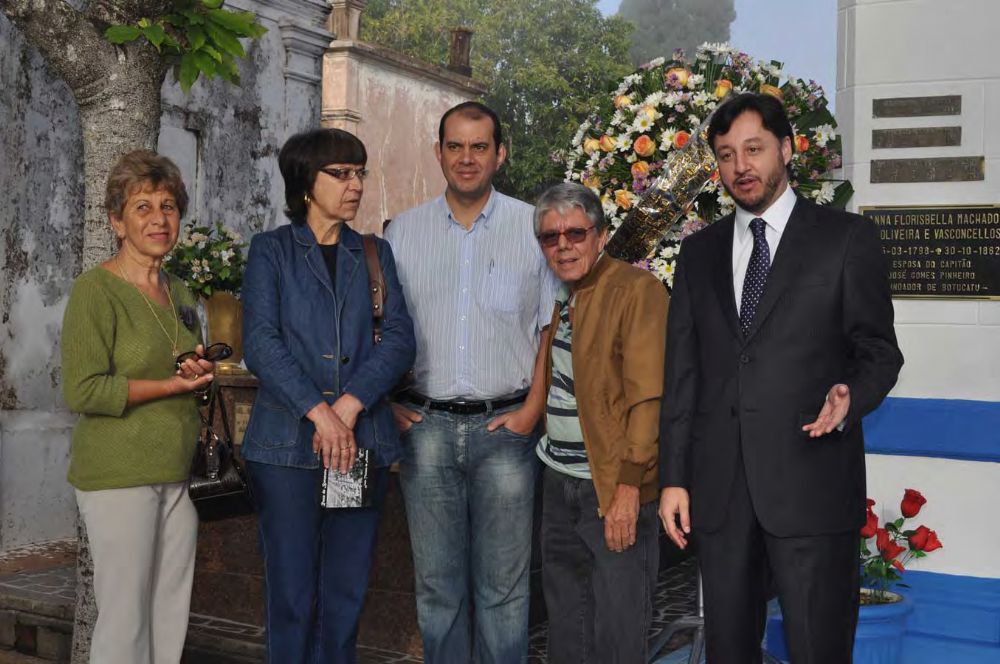 Foto - Homenagem ao Capitão José Gomes Pinheiro pelo Prefeito João Cury Neto em 14/04/2011