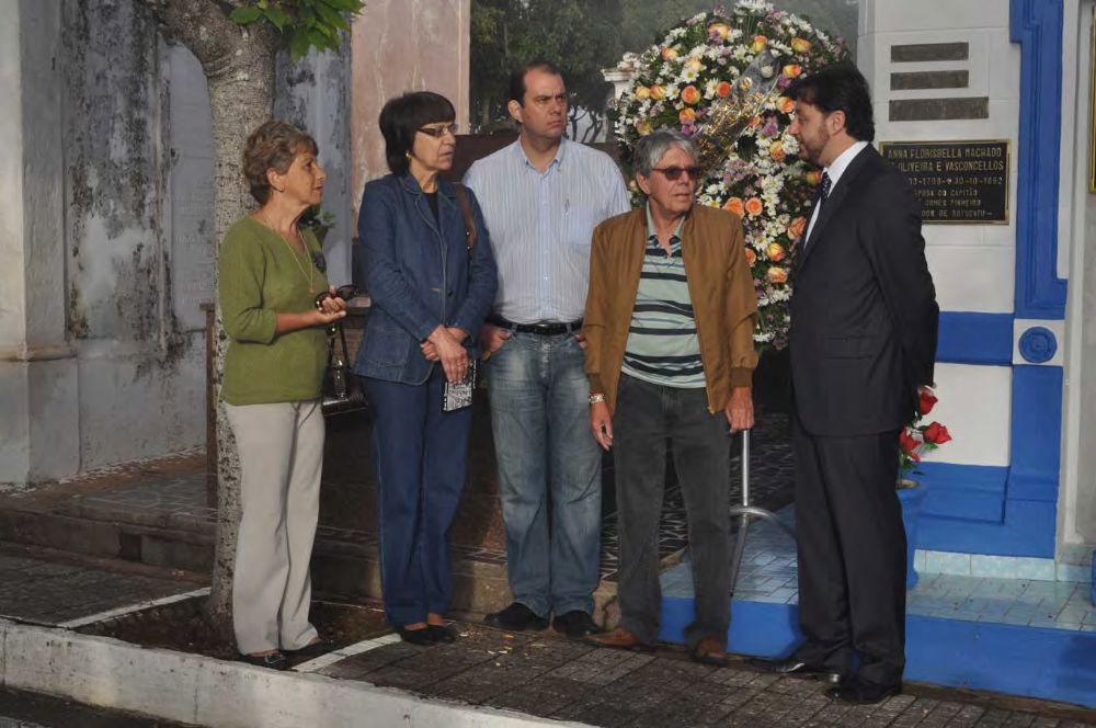 Foto - Homenagem ao Capitão José Gomes Pinheiro pelo Prefeito João Cury Neto em 14/04/2011