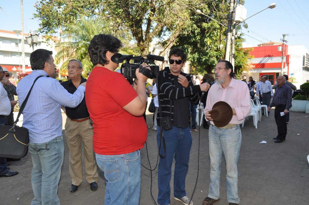 Foto - Inauguração da Estátua de Anesia Pinheiro Machado em Itapetininga em 16/07/2011