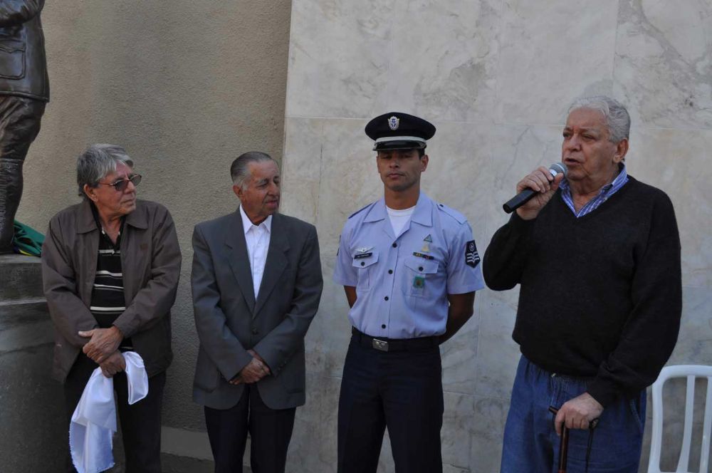 Foto - Inauguração da Estátua de Anesia Pinheiro Machado em Itapetininga em 16/07/2011