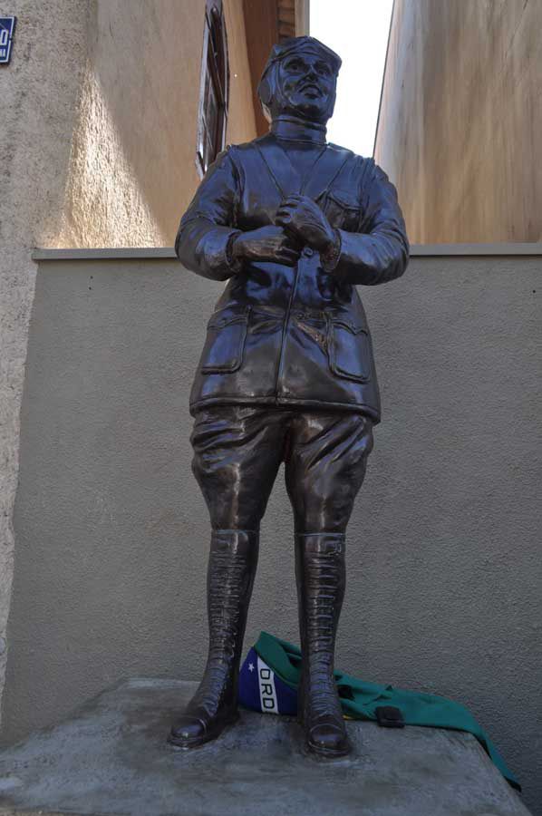 Foto - Inauguração da Estátua de Anesia Pinheiro Machado em Itapetininga em 16/07/2011