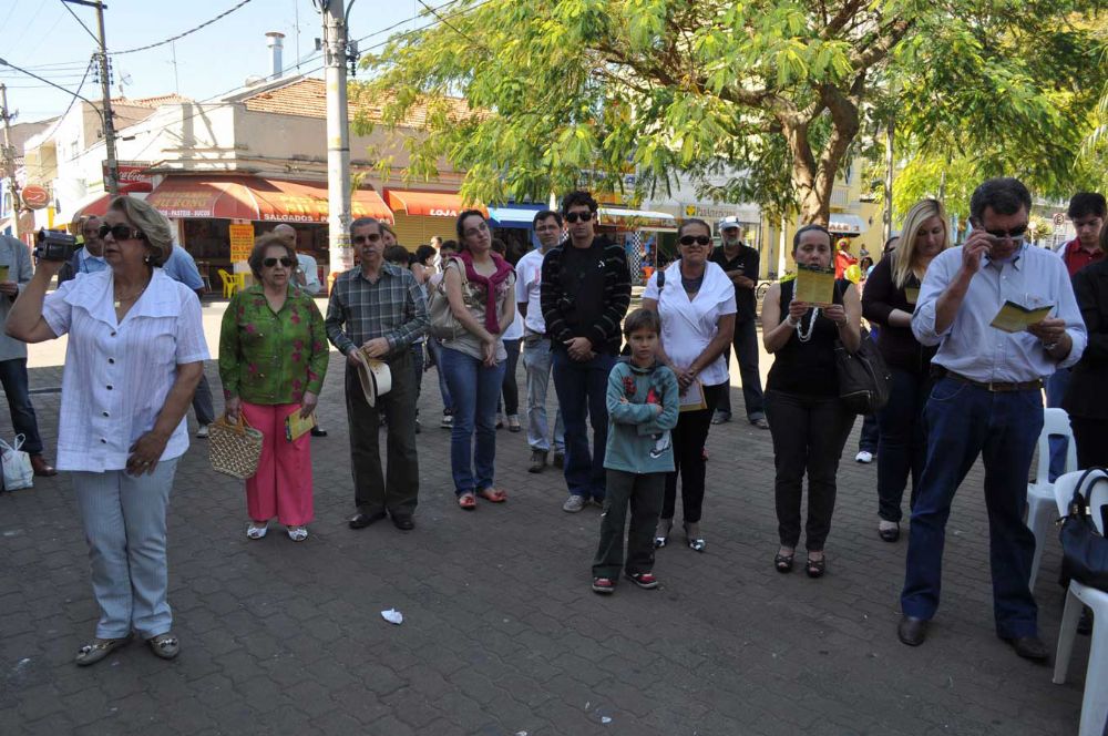Foto - Inauguração da Estátua de Anesia Pinheiro Machado em Itapetininga em 16/07/2011